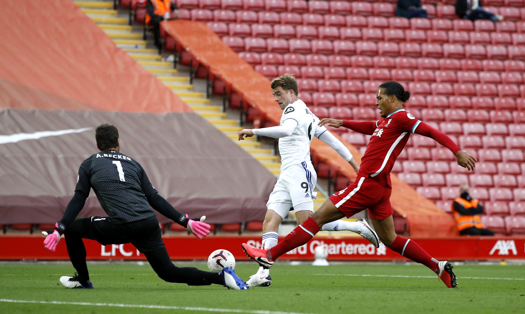 让球迷重燃 让球迷重燃